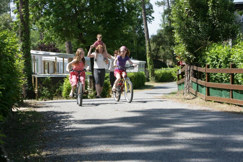 Camping Officiel Siblu La Pignade Ронс-ле-Бен Экстерьер фото